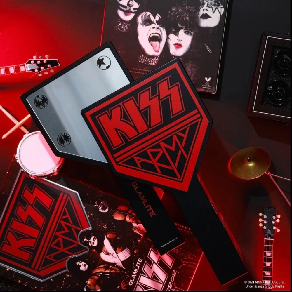 Glamlite x KISS Makeup Set